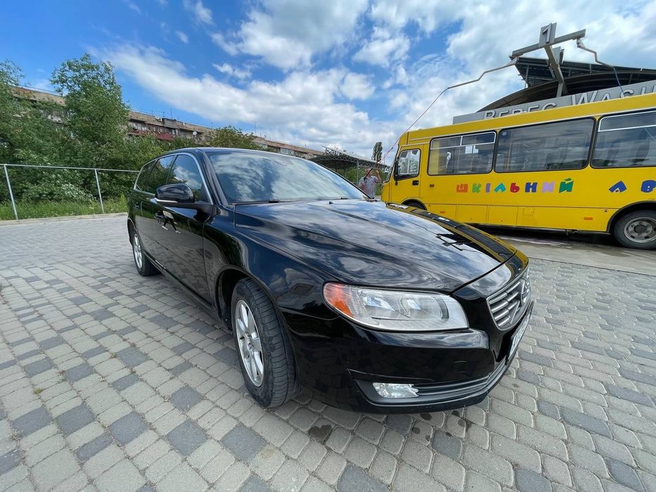 Volvo V70 2013 2.0 бензин (звонити на WA)