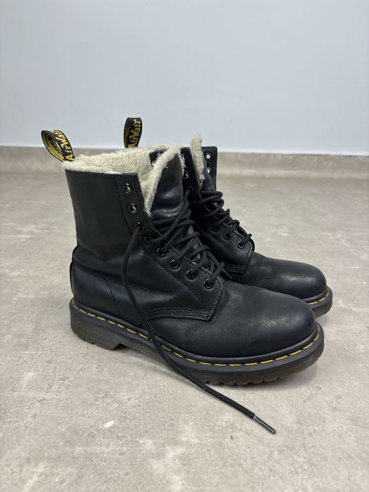 Czarne skorzane buty Dr. Martens 1460 Serena