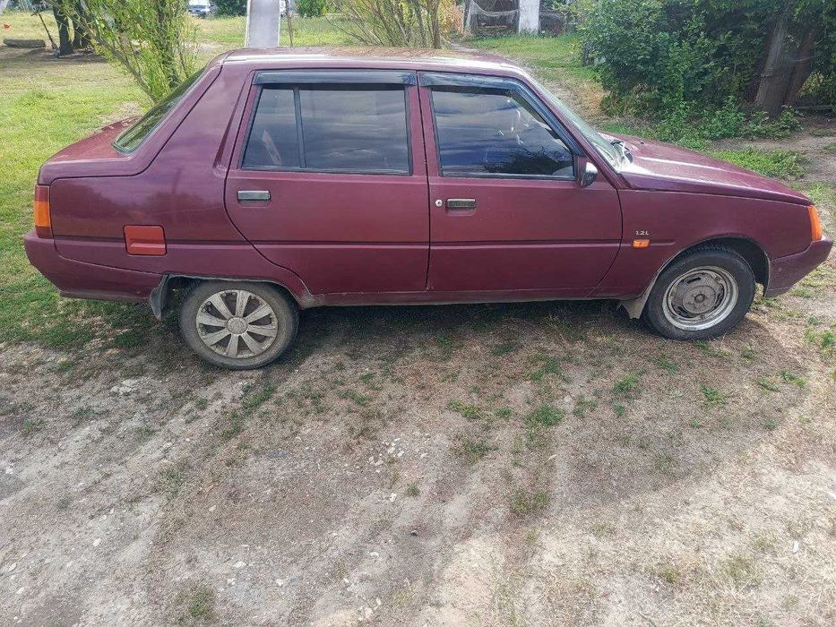 Машина Заз Славута 2004 рік
