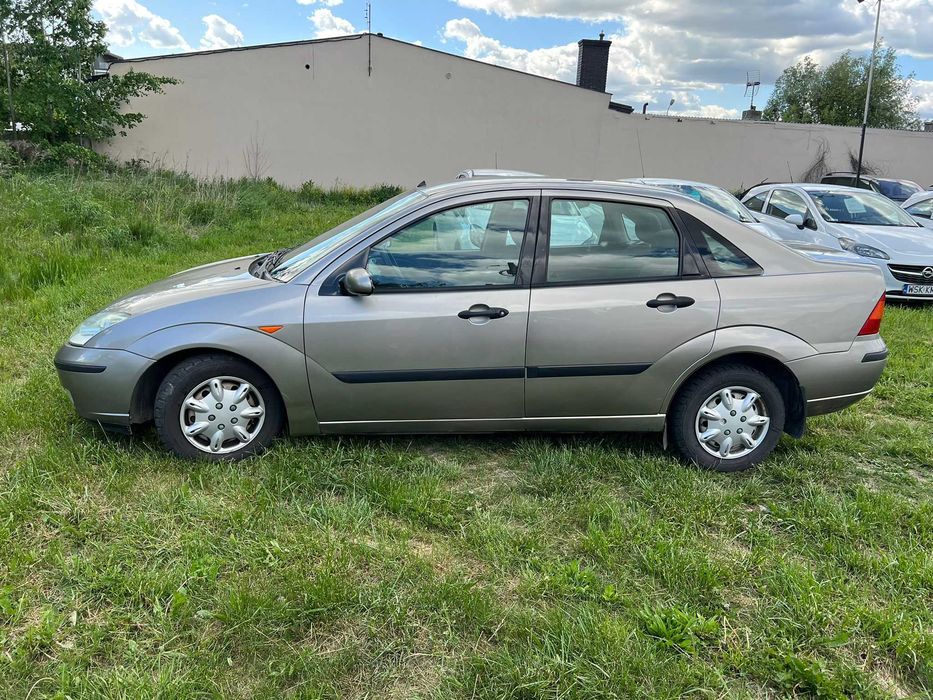 Ford Focus 1.6 benzyna, 174 tys. km. sedan, KRAJOWY
