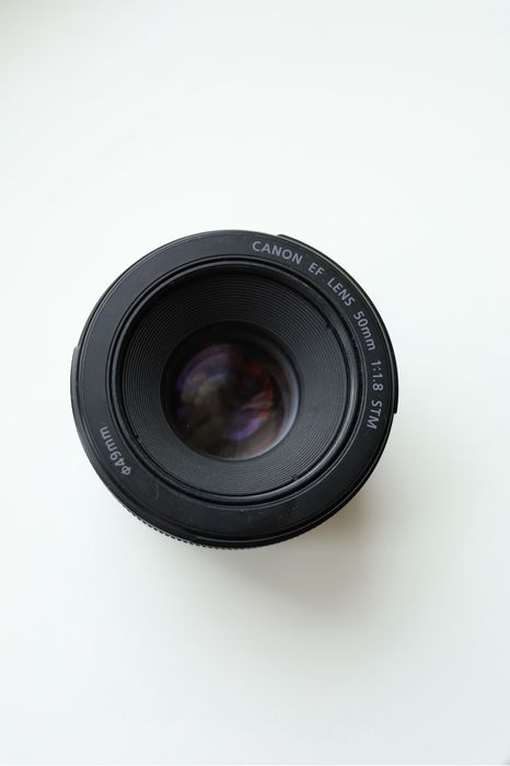Canon EF 50mm 1,8 STM об'єктив.