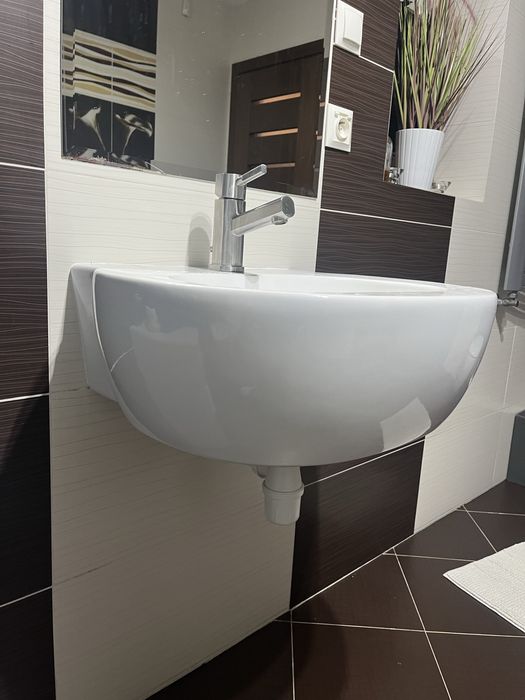 Umywalka. Bidet. Miska klozetowa
