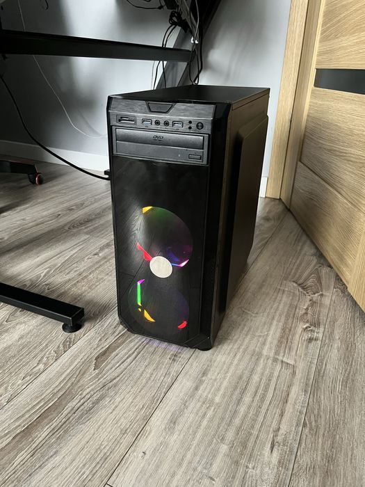 Komputer stacjonarny gamingowy AMD Radeon Graphics 32GB Windows 11