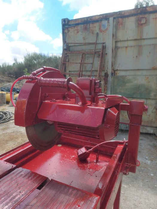 Mesa de Corte Pedra/Azulejo Bellota