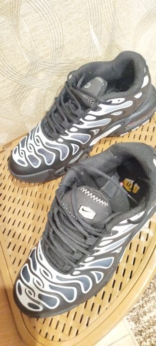 Кросівки чоловічі