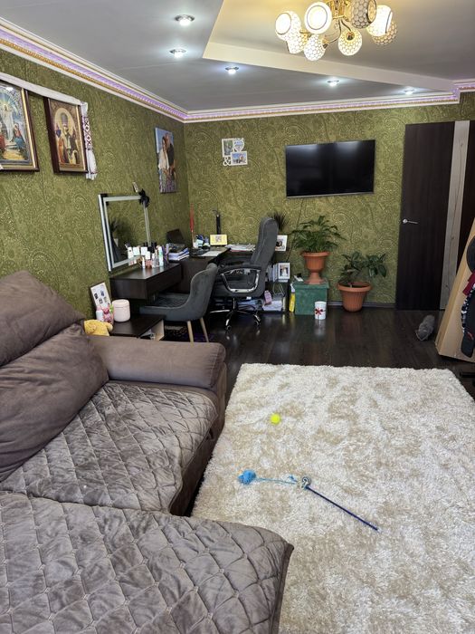 Продам 3-кімнатну квартиру  м-н Жовтневий