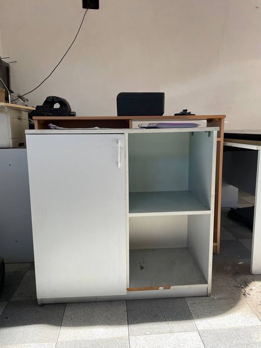 Стол письменный, тумба.