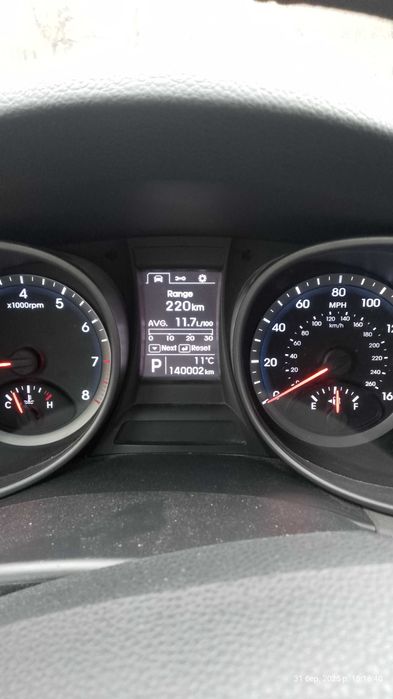 Продам власний автомобіль Santa Fe sport.