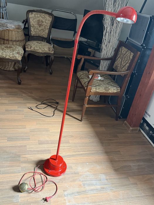 Oddam za darmo- stolik i lampe