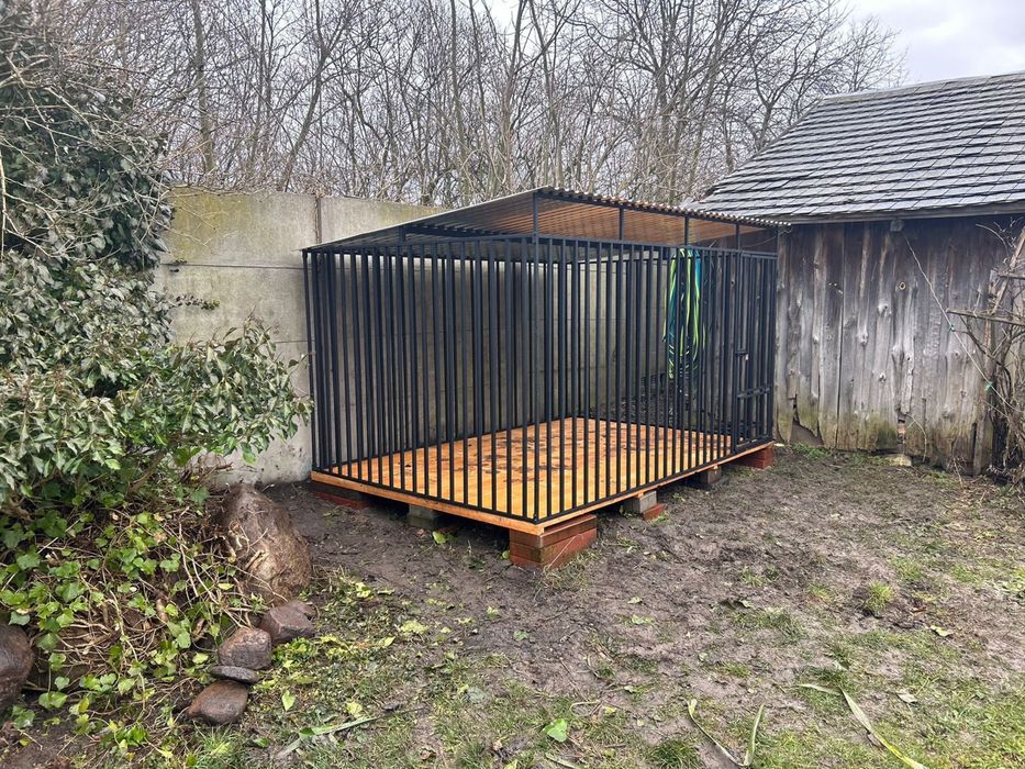 Idealny kojec dla Twojego pupila – szybko, solidnie, pod Ciebie!”.