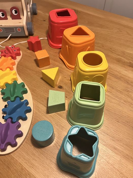 Zestaw zabawek drewnianych jak nowe