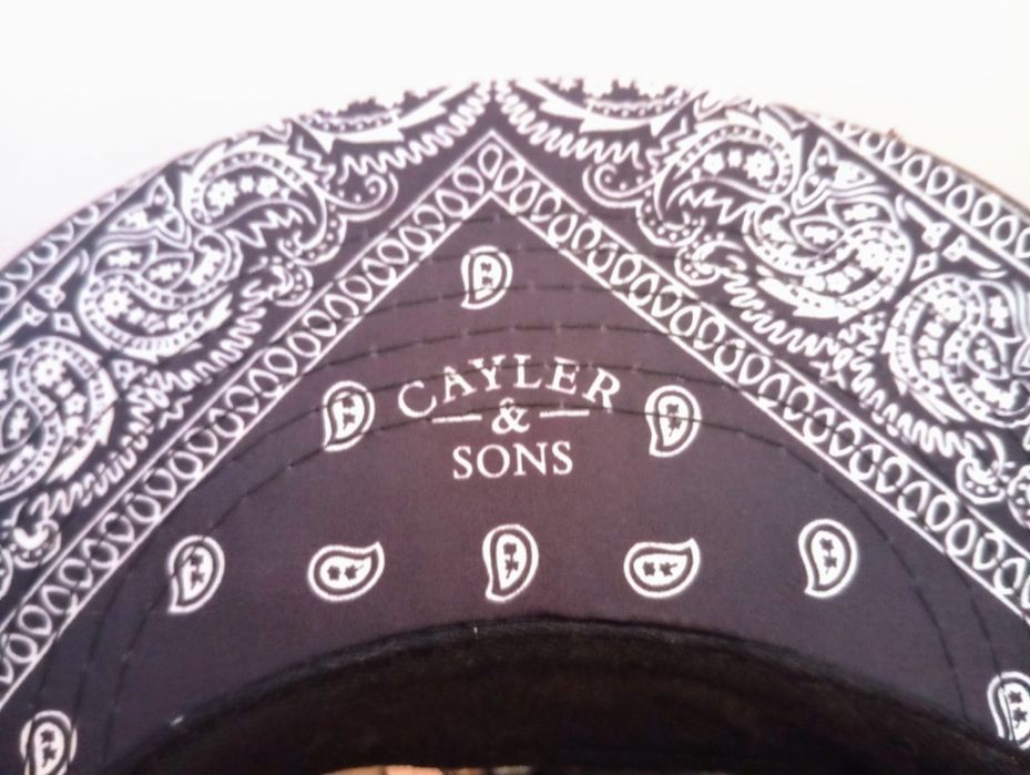 Boné Cayler & Sons .