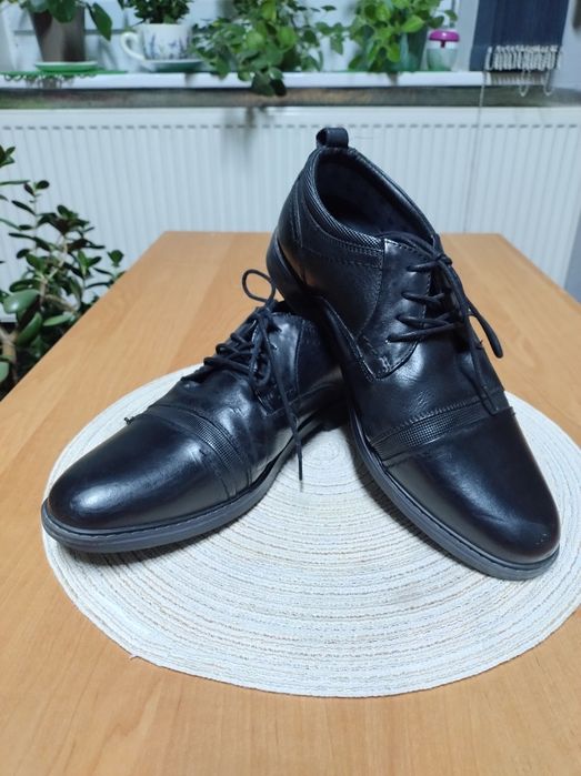 Skórzane buty ,,Skechers"