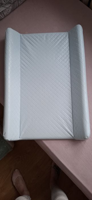 Przewijak na łóżeczko błękitny