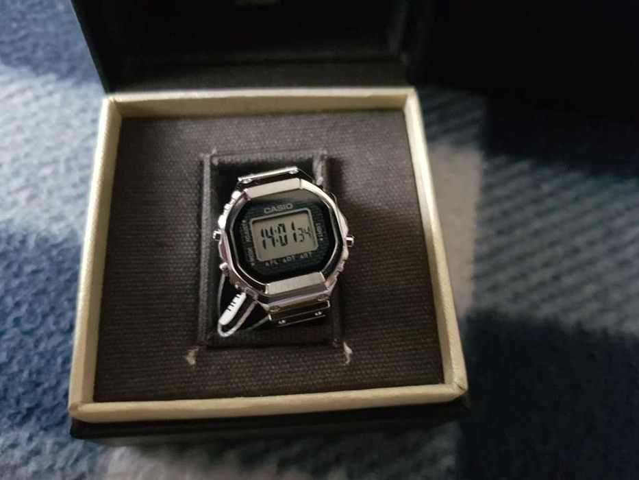 Casio CRW-001 Casio"ring" - zegarek pierścionek