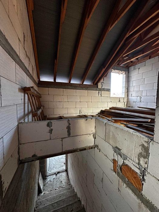 Продається 2 будинки в смт. Буштино