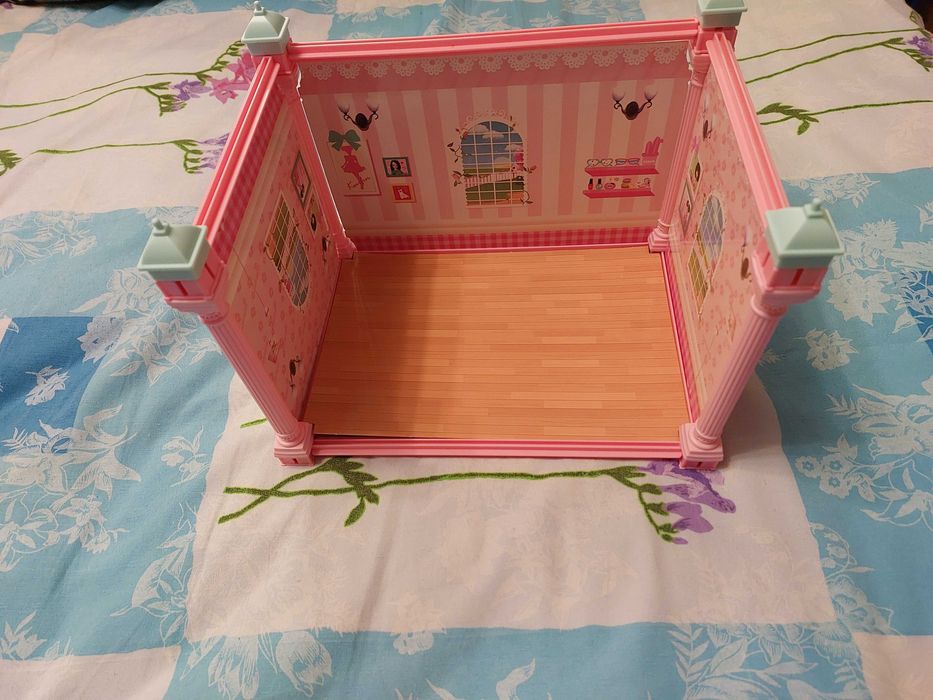 Домик для ляльок,новий
