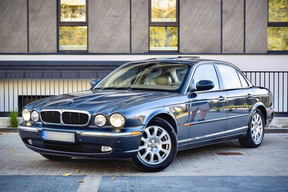 Jaguar XJ