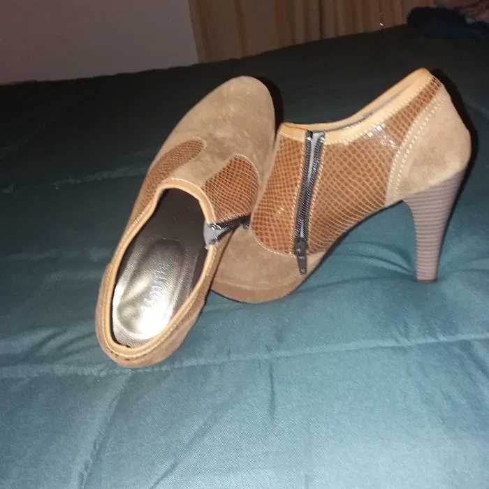 Calças 36 novas e sapatos 37 novos