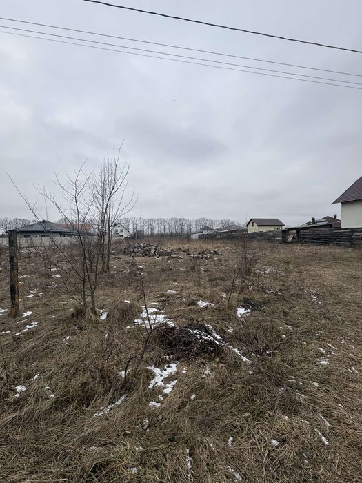 Земельна ділянка в Зарічанах
