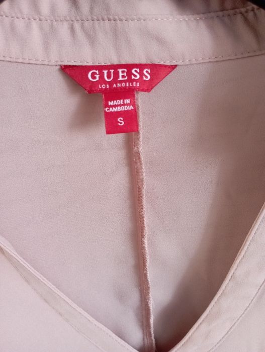 Bluzka pudrowy róż Guess