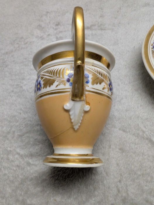 Porcelanowa filiżanka antyk