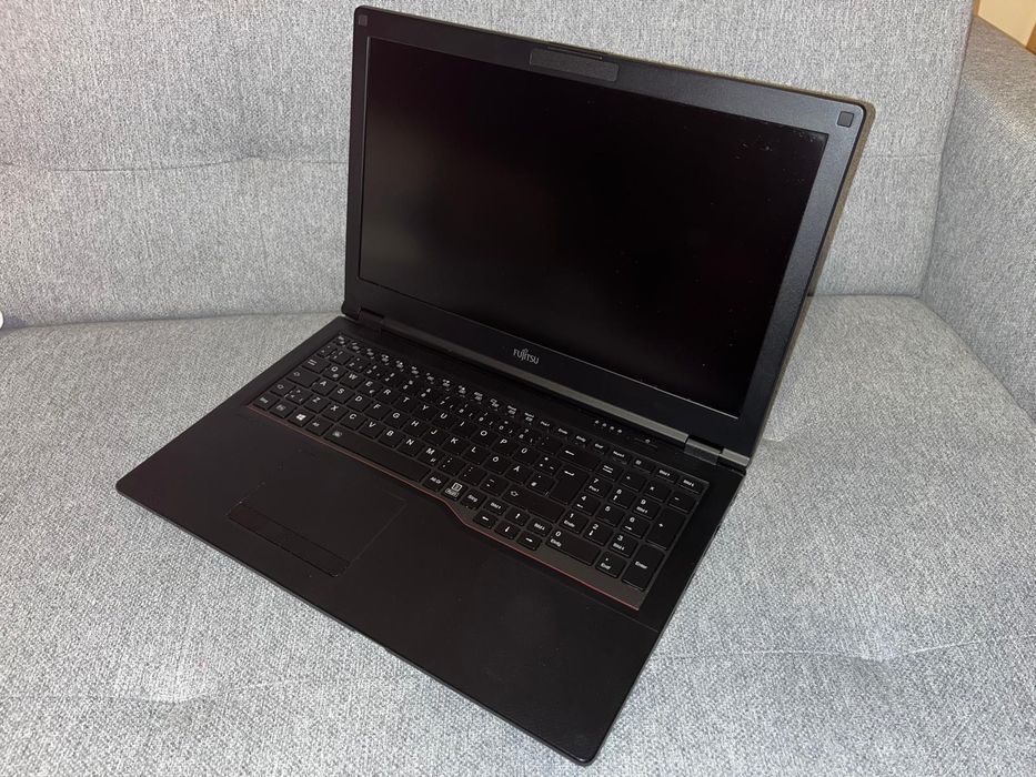 Fujitsu Lifebook E5510 i5 10th 16 GB RAM 256 SSD FHD piękny