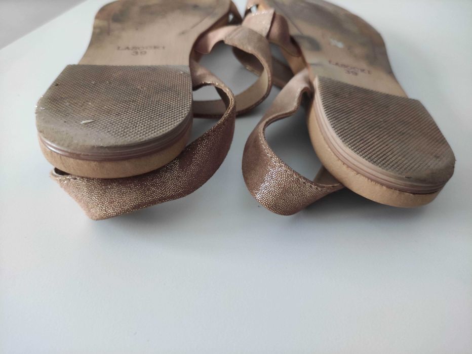 Skórzane sandały Lasocki złote, rozmiar 39