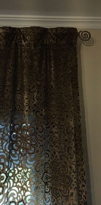 Cortinados gato preto