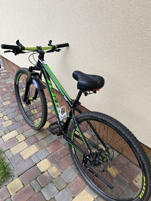 Велосипед Trek, рама S, колеса 29 дюймів