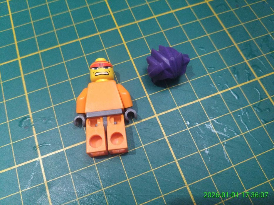 LEGO figurka Exo-Force używana - Ryo. Dobry stan, brak pęknięć.