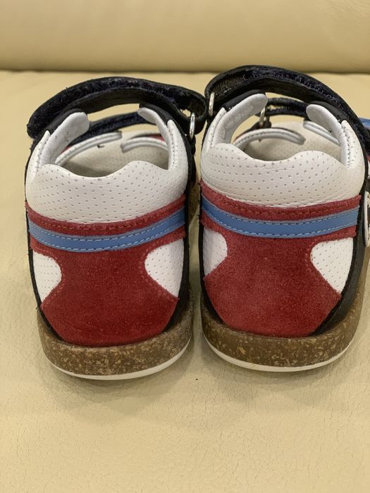 Босоніжки  шкіряні для хлопчика.