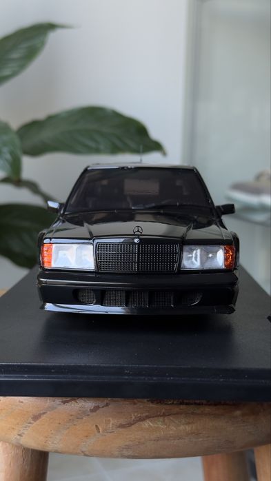 Mercedes-Benz 190 EVO II (W201) – Miniatura 1:18 Solido