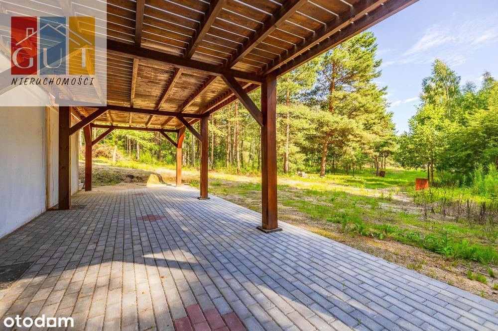 Dom w otulinie lasów, nieopodal jezior
