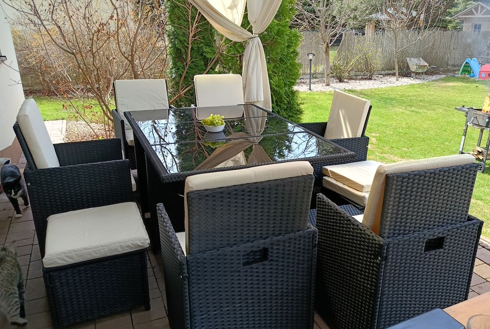 Meble ogrodowe duży stół 6 krzeseł 4 pufy