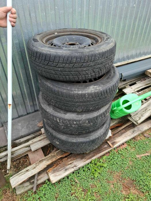 Felgi stalowe z oponami zimowymi 195/65/R15  5x112