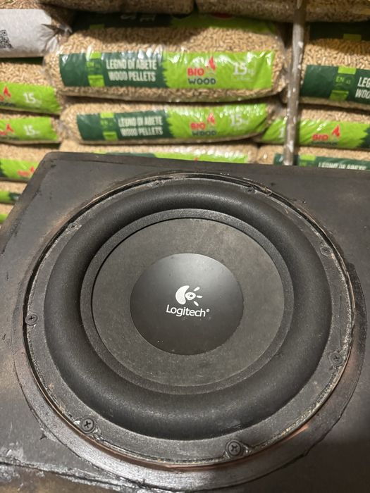 Głosnik logitech z5500 wraz z obduwą ze wzmacnaiczem