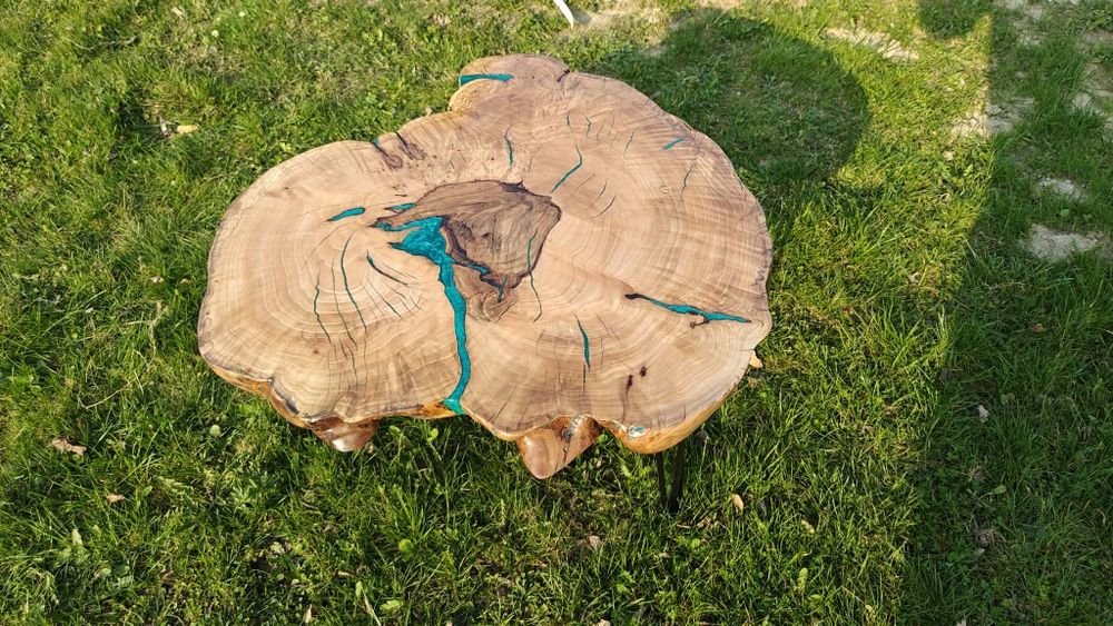 Stolik kawowy z żywicy