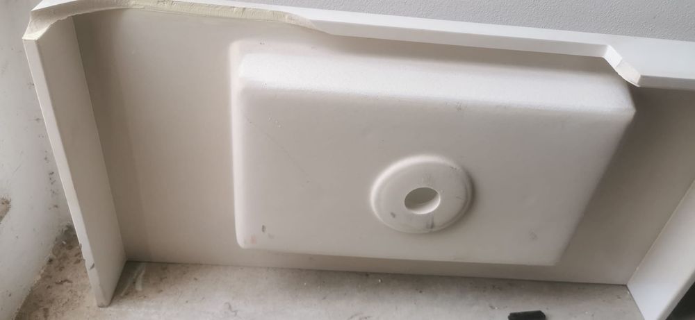 Lavatório com defeito