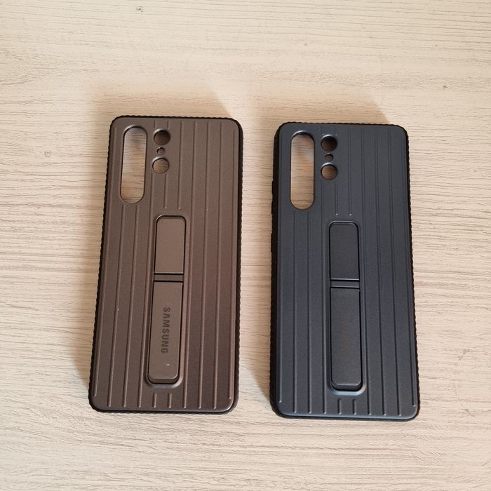 Продам чохли  Protective Standing Cover  на Samsung S21 Ultra