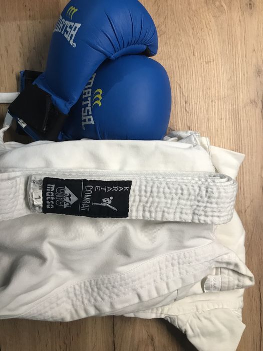 Форма карате 2шт. кімоно 140/160 Рукавиці 2шт. ЛОТ