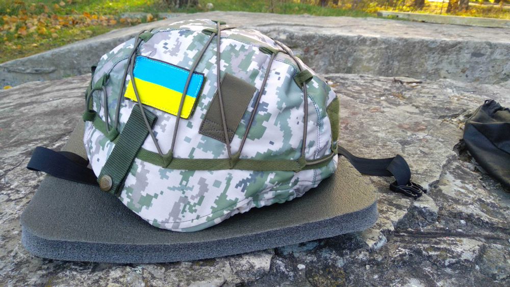 Кавер на каску пиксель.