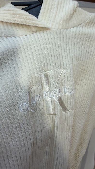 Худи calvin klein xs велюровое