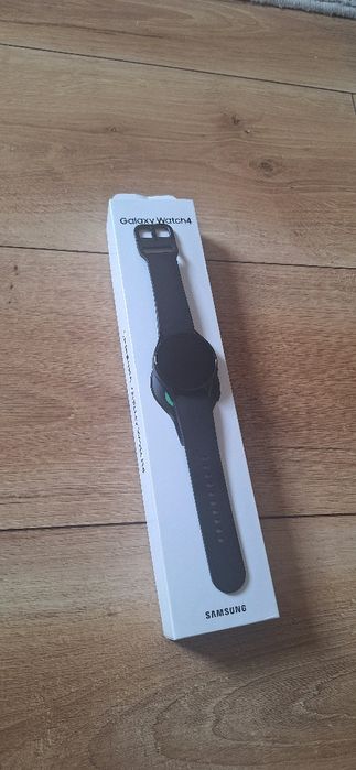 Samsung Galaxy Watch 4 - stan idealny