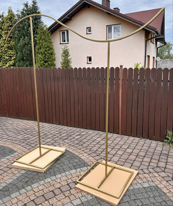 Stelaż ścianka tło łuk w kaztałcie fali