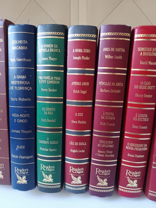 18 volumes de livros condensados