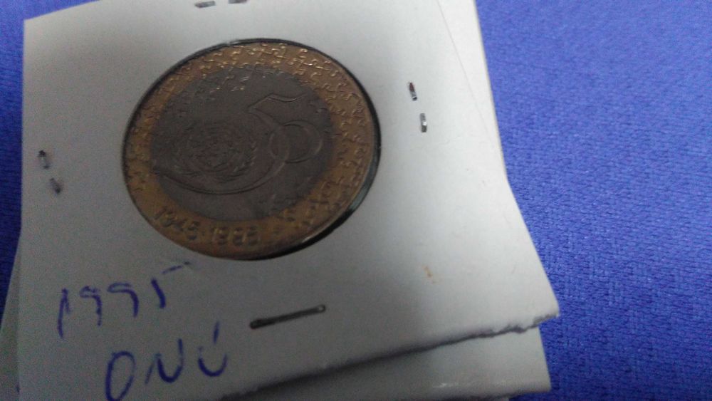 Moedas 200 escudos sem uso