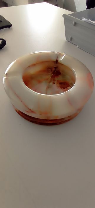 Cinzeiro grande em  Mármore Italiano. Artesanato.