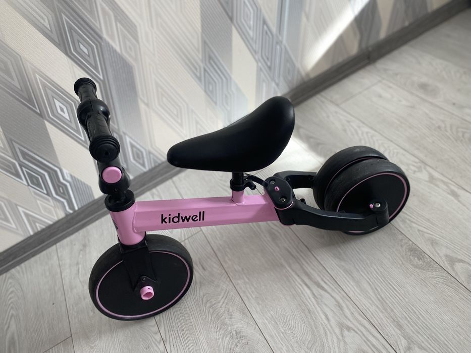 Дитячий біговел в гарному стані