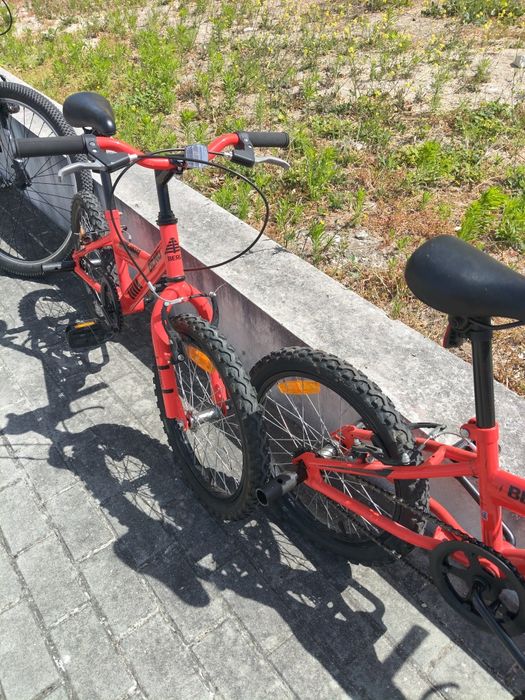 Duas bicicletas de Criança